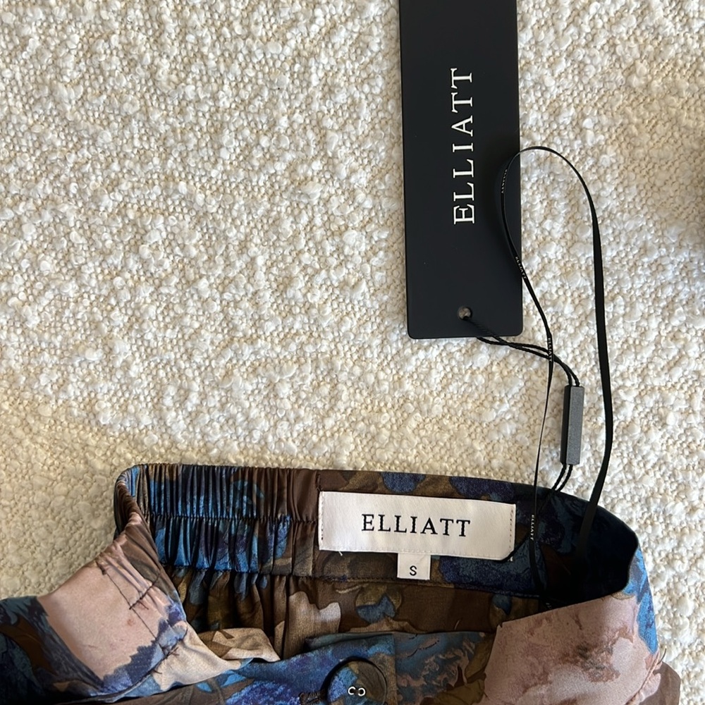 Elliatt SET Erin Pants and Erin Blouse in multicolor floral size Small - Picture 10 of 10